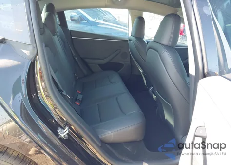 2025 Tesla Model 3 Long Range All-Wheel Drive z USA, uszkodzony, nr VIN 5YJ3E1EB4SF053030